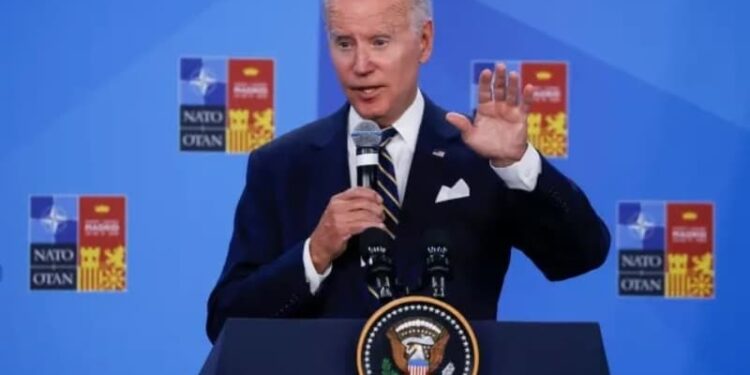El presidente de los Estados Unidos, Joe Biden, durante la rueda de prensa ofrecida en la segunda jornada de la cumbre de la OTAN que se celebra este jueves en el recinto de Ifema, en Madrid. EFE. Juan Carlos Hidalgo