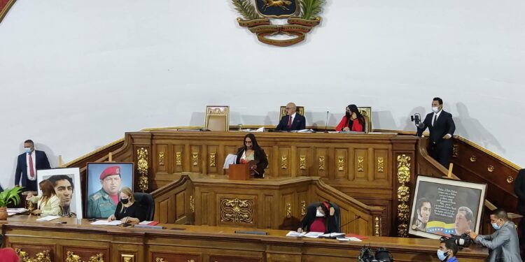 Asamblea de Nicolás Maduro, dpiutada  Thaydé Monzón,. Foto @Asamblea_Ven