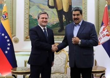 Nicolás Maduro y el canciller serbio, Nikola Selakovic. Foto @PresidencialVen