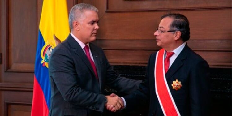 Iván Duque y Gustavo Petro. Foto agencias.