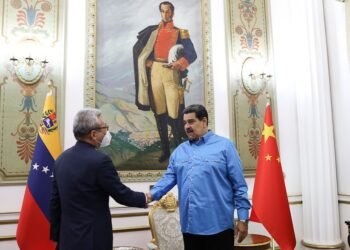 Nicolás Maduro, y el canciller de China, Cai Wei. Foto @PresidencialVen