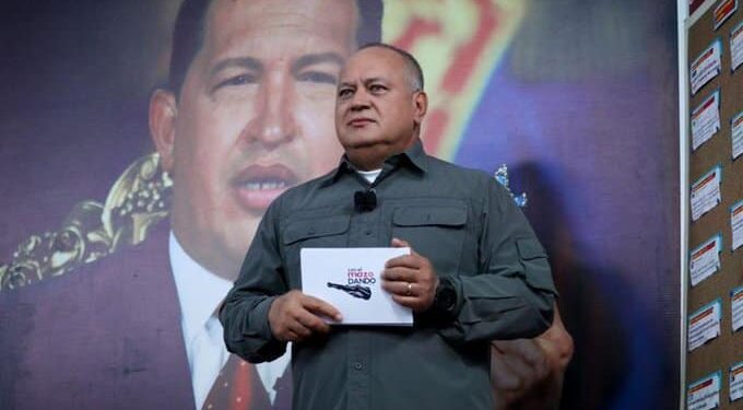 Diosdado Cabello. Foto Con el Mazo.