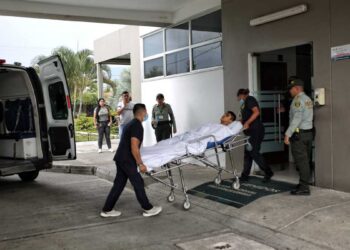 El auxiliar de la policía Gustavo Alberto Esquive sobrevivió al atentado de grupos armados contra la Policía, en el Huila. - Foto Semana