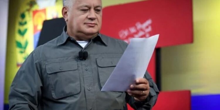 Diosdado Cabello. Foto Con el Mazo.