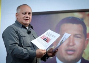 Diosdado Cabello. Foto Con el Mazo.