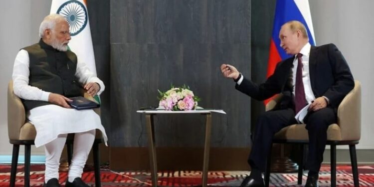 El presidente ruso, Vladímir Putin, y el primer ministro indio, Narendra Modi. Foto Reuters.