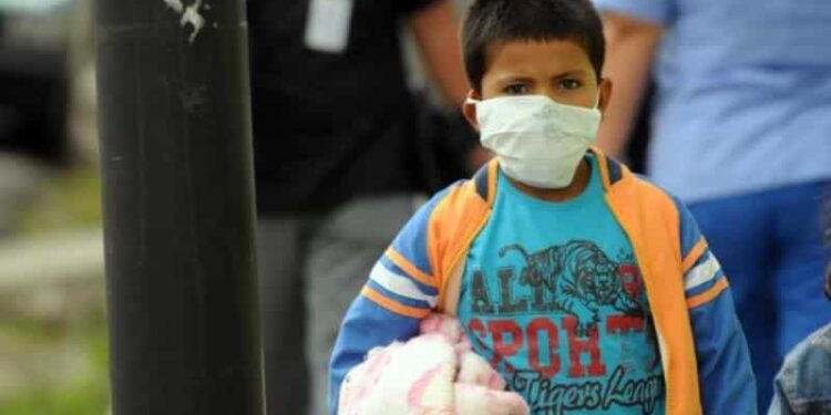 Costa Rica. casos de virus respiratorio en niños. Foto EFE.