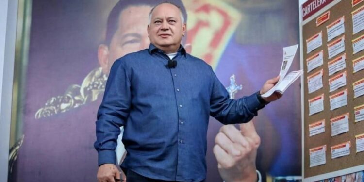 Diosdado Cabello. Foto Con el Mazo