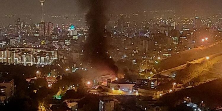 Incendio en la cárcel de Evin de Teherán, Irán. Foto @adn40