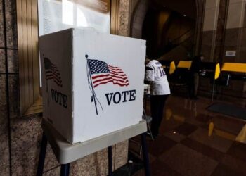 Cierran los primeros centros de voto en elecciones de medio mandato en EEUU. Foto Twitter.