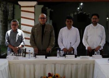 Delegaciones diálogos de Paz Gobierno de Colombia y el ELN. Foto de archivo.