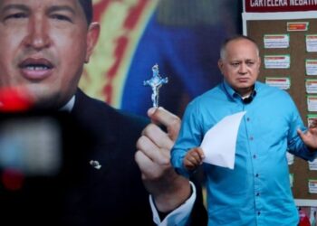 Diosdado Cabello. Foto Con el mazo.