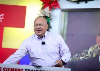 Diosdado Cabello. Foto Con el mazo.