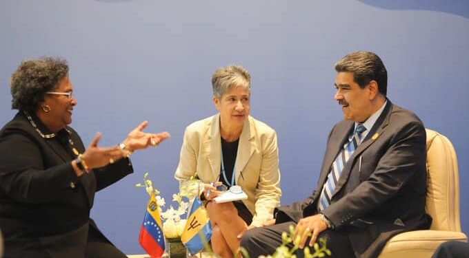 Nicolás Maduro y rimera ministra de Barbados, Mia Mottley. Foto Twitter.