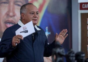 Diosdado Cabello. Foto Con el mazo