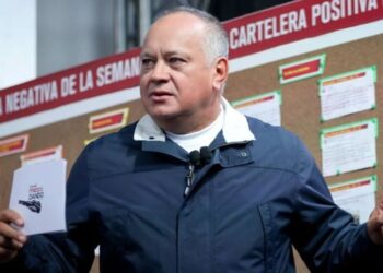 Diosdado Cabello. Foto Con el mazo