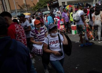 Vzla, compras navideñas. Foto EFE Rayner Peña R