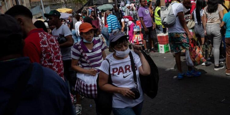 Vzla, compras navideñas. Foto EFE Rayner Peña R