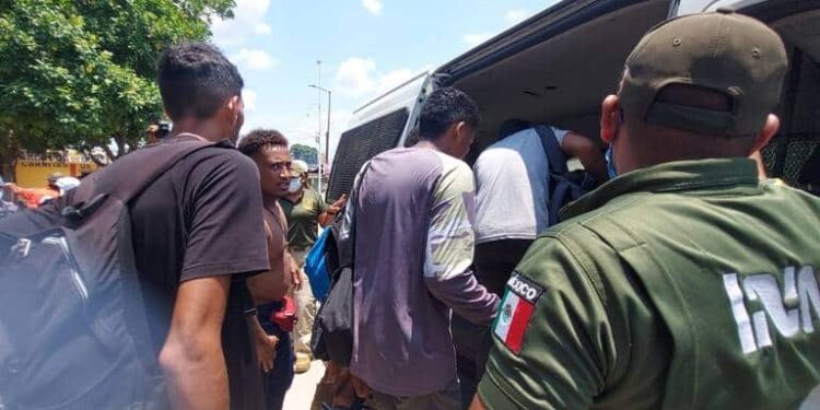 Migrantes en la frontera de México. Foto agencias.