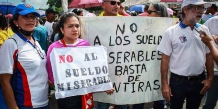 Anzoátegui, El Tigre, docentes. Foto Tane Tanae. Radio Fe y Alegría Noticias.