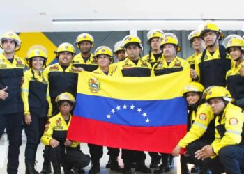 Brigadistas, combate de incencios.. Foto @MinecOficial