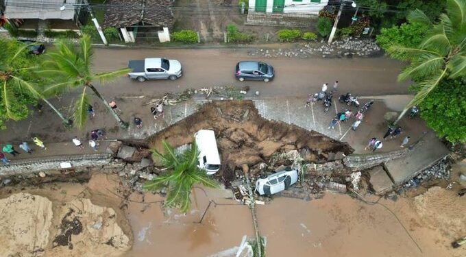 Lluvias en Brasil. Foto @DiazCanelB