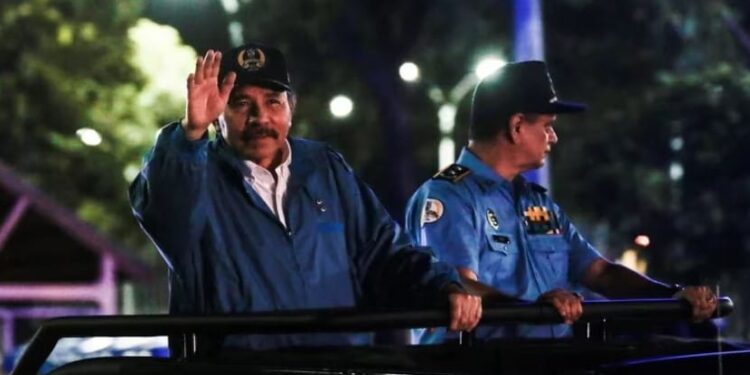 Daniel Ortega desfila en el acto por el aniversario de la Policía Nacional en 2019 (REUTERS Oswaldo Rivas File Photo)