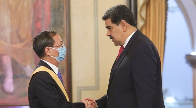 Li Baorong y Nicolás Maduro. Foto @PresidencialVen