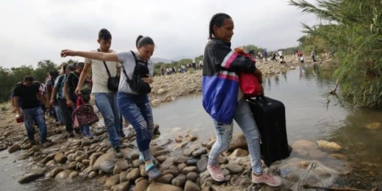 Migrantes, trocha. Foto de archivo.