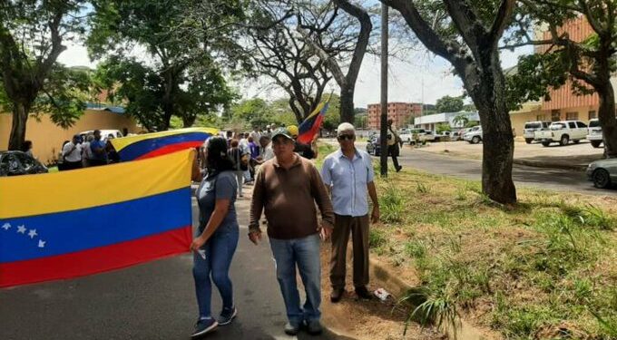 Protesta estado Bolívar. Foto @OVCSocial