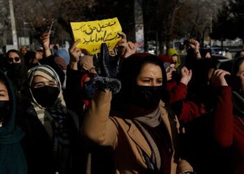 Consejo de Seguridad pide a los talibanes revocar medidas contra las mujeres. Foto agencias.