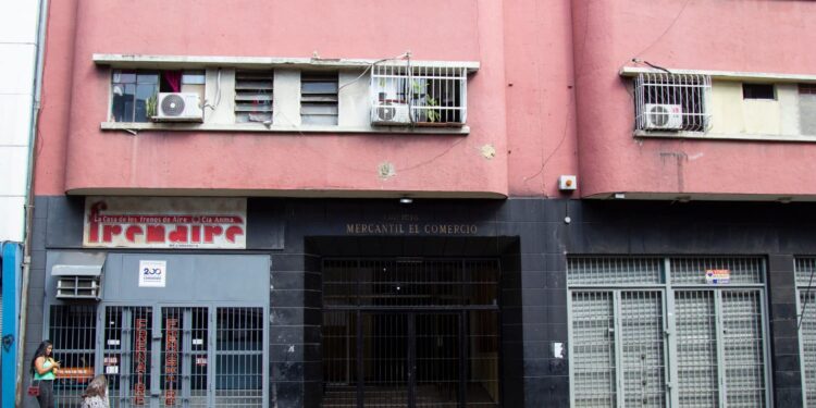 Denuncia, edificio mercantil el comercio. Foto Crónica Uno.