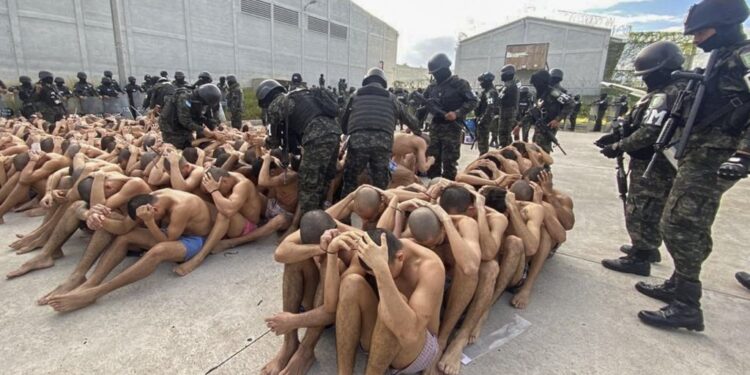 Requisa en cárcel de Honduras / Foto: AFP