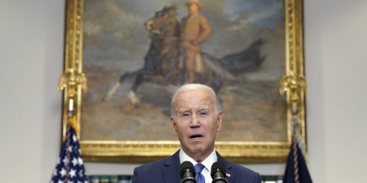 Washington (Usa), 21/07/2023.- US President Joe Biden speaks in the Roosevelt Room of the White House in Washington, DC, USA, 21 July 2023, delivering remarks on Artificial Intelligence. EFE/EPA/Yuri Gripas / POOL