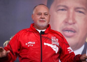 Diosdado Cabello. Foto Con el mazo