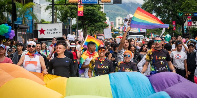 Marcha LGBTQ+ en Caracas. Foto agencias.