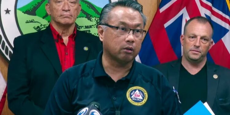 El administrador de la Agencia de Manejo de Emergencias de Maui, Herman Andaya, habla durante una conferencia de prensa en Wailuku, Hawaii, el miércoles 16 de agosto de 2023. (AP Photo/Mike Householder)