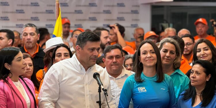 Freddy Superlano y María Corina Machado