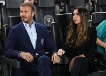 La pareja en uno de los sillones aledaños al campo de juego del DRV PNK Stadium del Inter Miami (Foto USA Today)