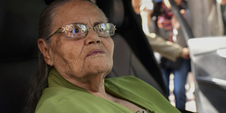 (FILES) The mother of convicted Mexican drug kingpin Joaquin "El Chapo" Guzman, Maria Consuelo Loera, leaves the US embassy in Mexico City where she arrived to apply for a visa to visit her son who is currently being held in a high-security prison in New York, on June 1, 2019. Maria Consuelo Loera, the mother of jailed Mexican drug lord Joaquin "El Chapo" Guzman, has died from health complications following a gall bladder surgery, local media reported on December 10, 2023. (Photo by Ronaldo SCHEMIDT / AFP)