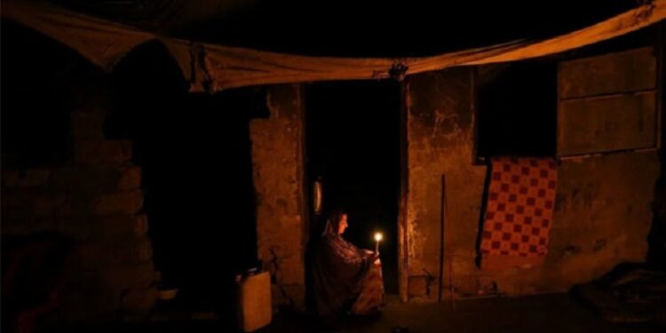 70 comunidades en la parroquia Guajira estuvieron tres días a oscuras. Foto: Agencias.