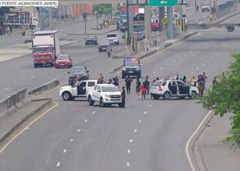 Un tramo de la vía Perimetral fue cerrado al tránsito vehicular.( ATM )