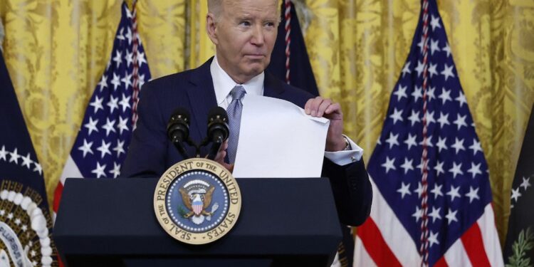 WASHINGTON, DC - FEBRUARY 23: U.S. President Joe Biden speaks to governors from across the country during an event in the East Room of the White House on February 23, 2024 in Washington, DC. The state and territory leaders are in Washington for the annual National Governors Association Winter Meeting.   Chip Somodevilla/Getty Images/AFP (Photo by CHIP SOMODEVILLA / GETTY IMAGES NORTH AMERICA / Getty Images via AFP)