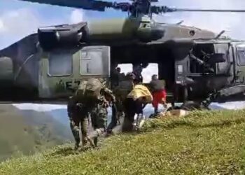 Urgente Helicóptero del Ejército se accidentó con siete ocupantes en zona de frontera con Panamá. Imagen de referencia. Foto Ejército Nacional.