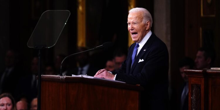 Washington (United States), 08/03/2024.- US President Joe Biden delivers his third State of the Union address to a joint session of Congress in the House Chamber of the US Capitol in Washington, DC, USA, 07 March 2024. EFE/EPA/SHAWN THEW / POOL