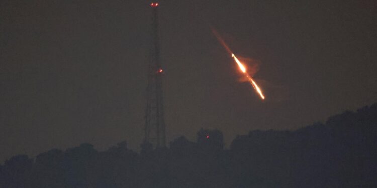 Undisclosed (-), 14/04/2024.- A view shows drones or missiles vying for targets at undisclosed locations in northern Israel, early 14 April 2024. According to the Israeli army IDF on early 14 April Iran launched missiles from its territory toward the territory of the State of Israel. The IDF called called for people to be alert and act according to the Home Front Command'Äôs guidelines. EFE/EPA/ATEF SAFADI