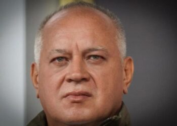 Diosdado Cabello. Foto Con el mazo
