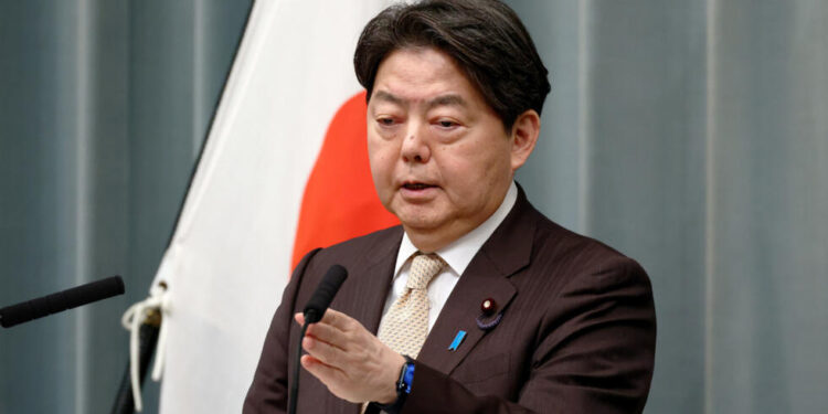 El portavoz gubernamental japonés, Yoshimasa Hayashi.