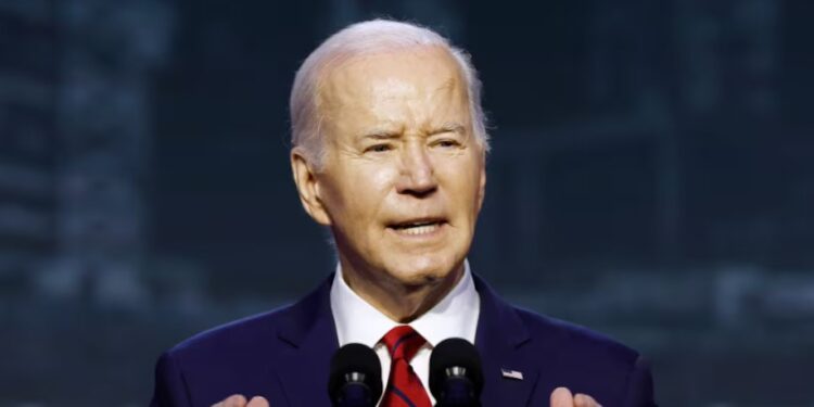 presidente de Estados Unidos, Joe Biden, pronuncia un discurso en la Conferencia Legislativa 2024 de los Sindicatos de la Construcción de América del Norte (NABTU) en el Washington Hilton el 24 de abril de 2024 | Foto: Getty Images