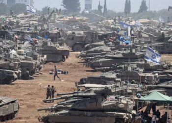 Tropas israelíes a la espera de la orden militar para avanzar sobre la ciudad de Rafah en Gaza